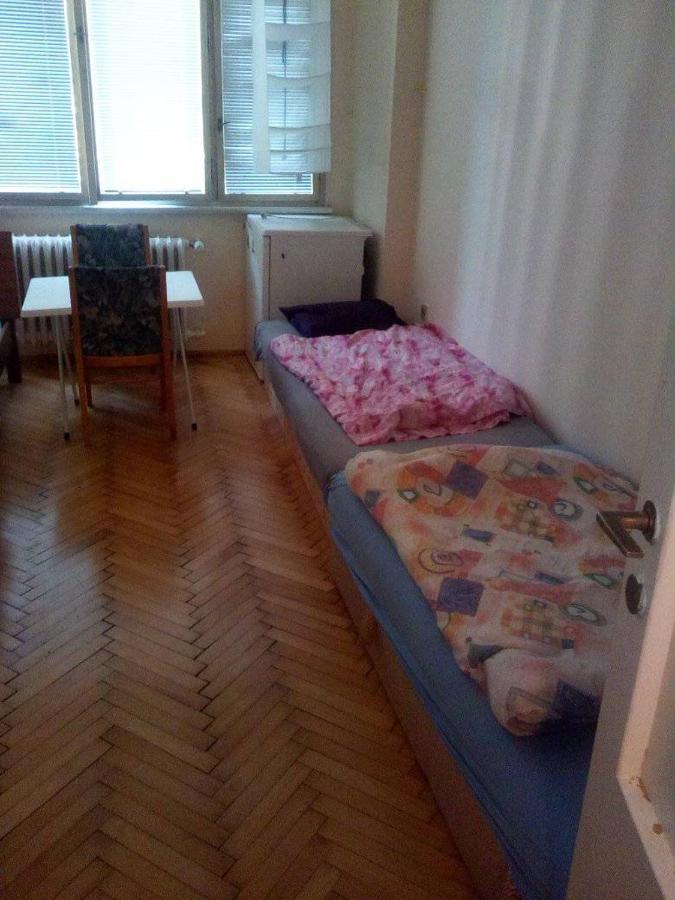 Flat 18 Minutes From Vaclavske Namesti * Praga